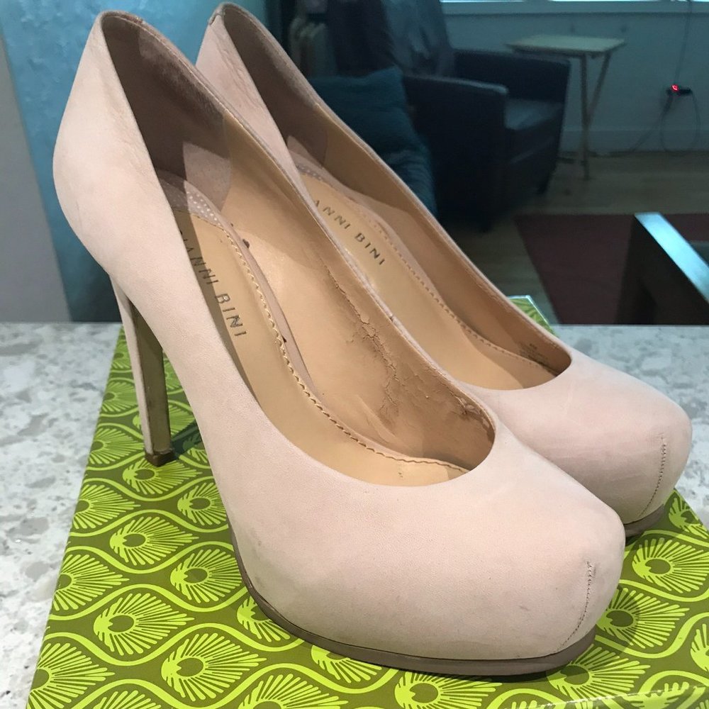 Gianni Bini Powder/Blush Lilli Pumps
